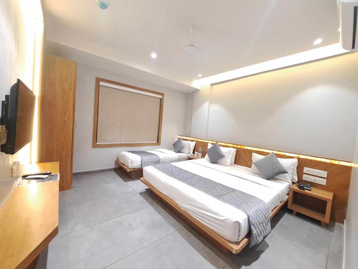 Hotel Om Somnāth Esterno foto